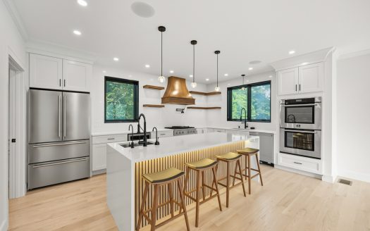 863 Main St, Reading, MA 01867